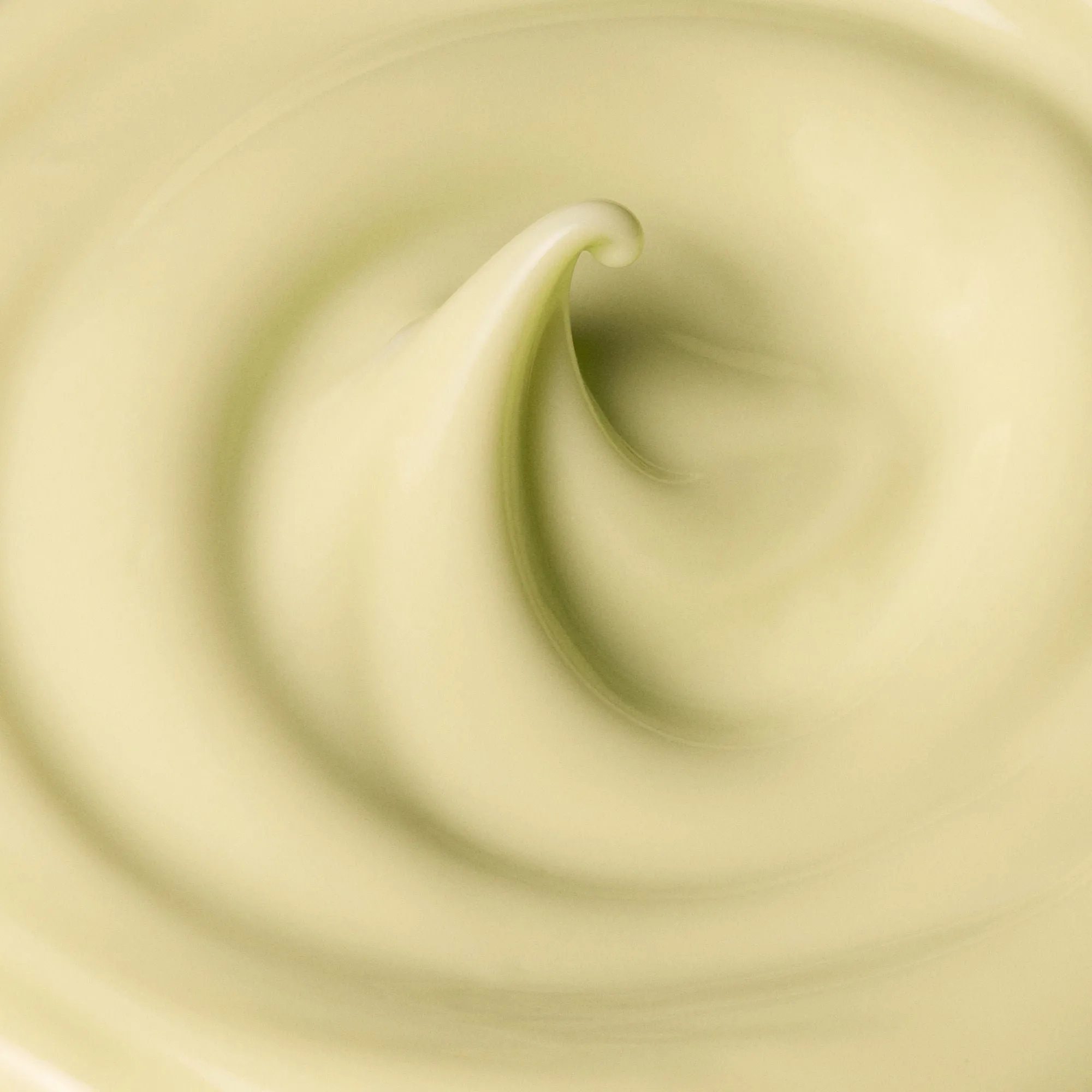 Creamy Eye Treatment With Avocado